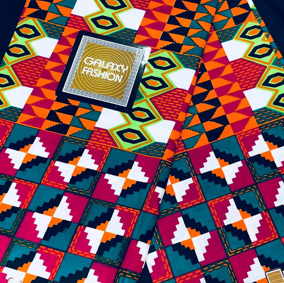 Morceaux de tissus motifs géométriques