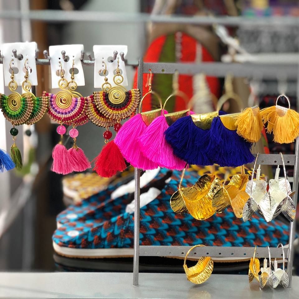 Boucles d'oreilles fantaisie colorées