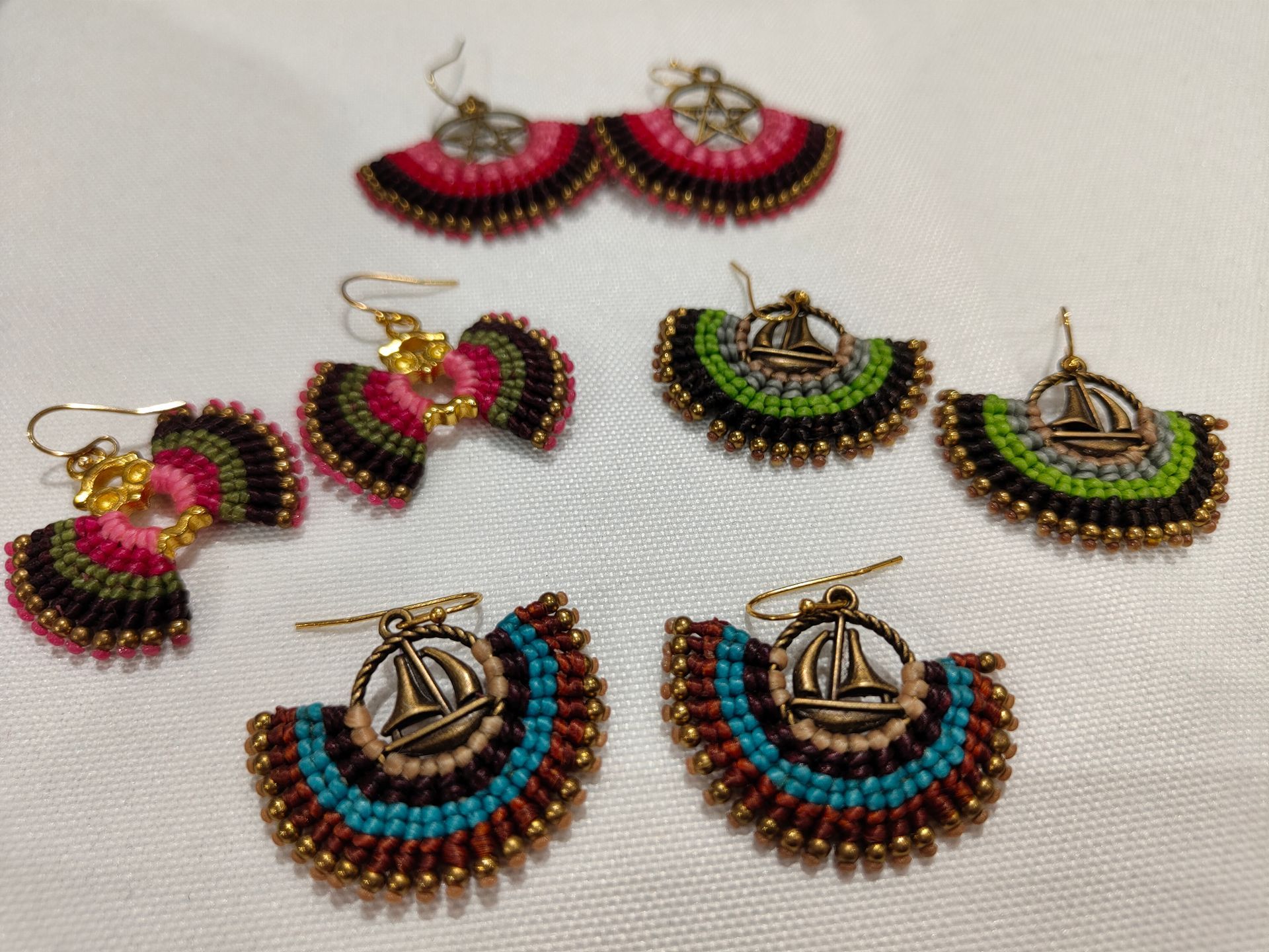 Boucles d'oreilles avec des bateaux
