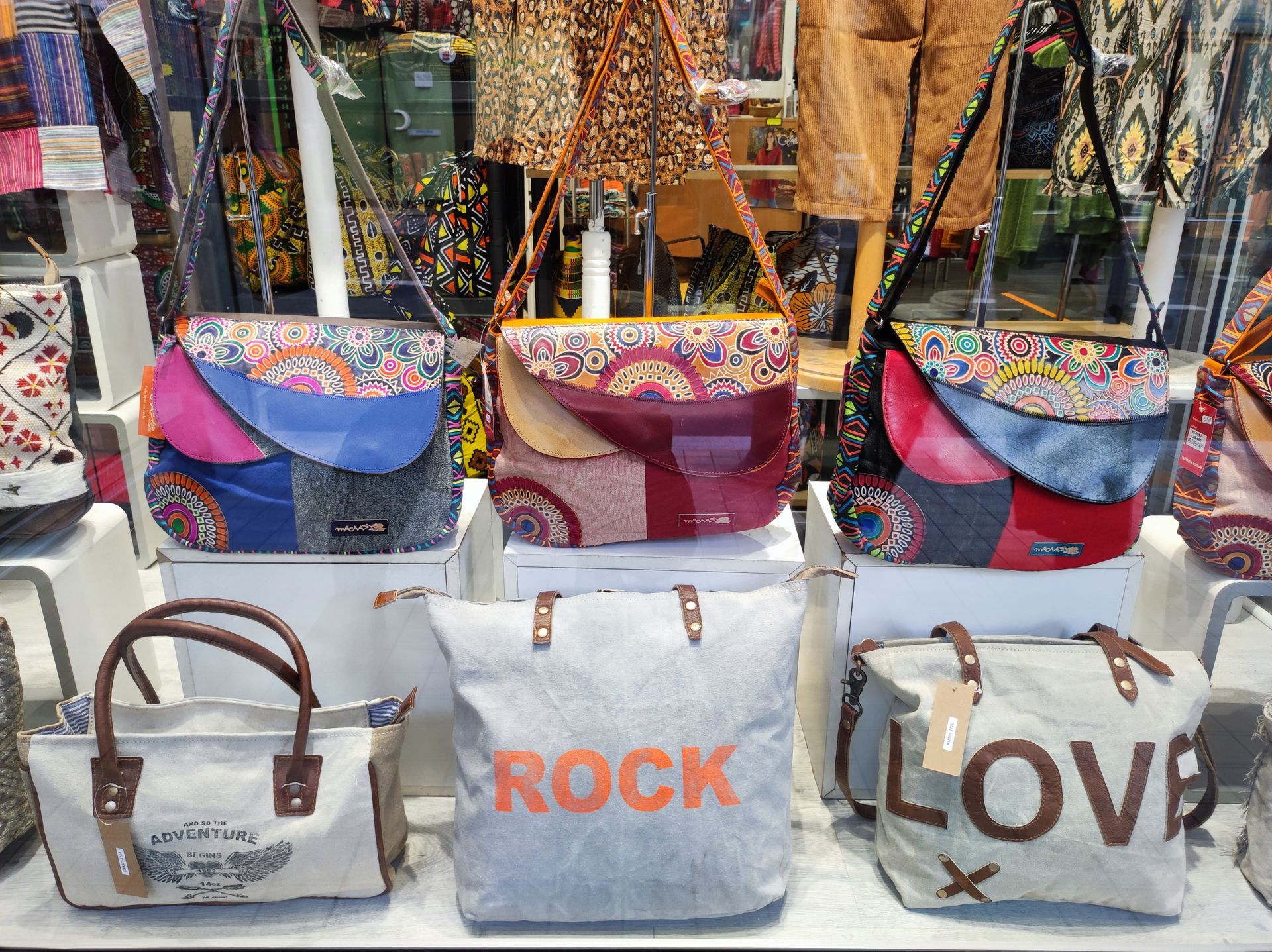 Mise en avant des sac à mains et sac bandouilière
