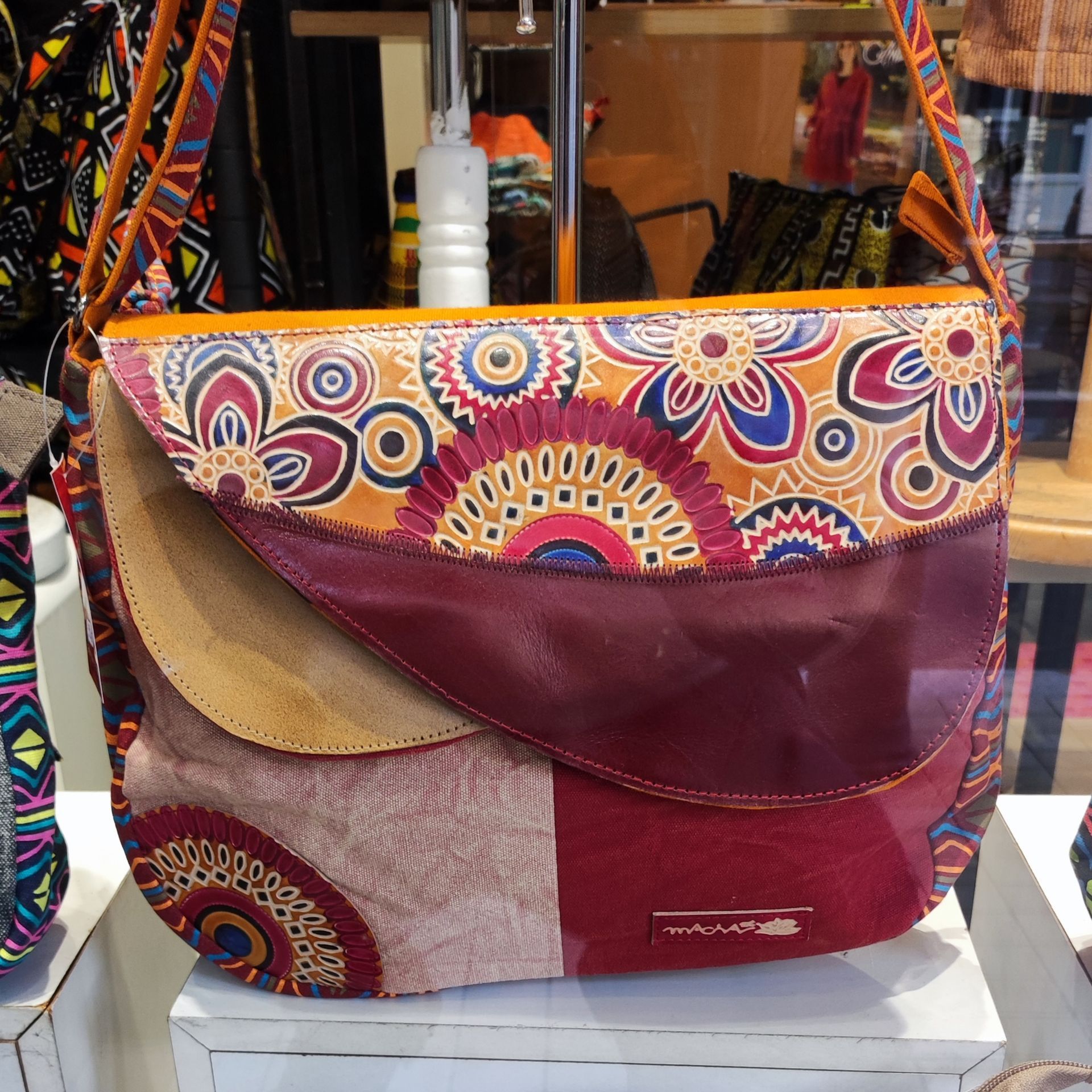 Sac à bandouilière rouge et beige