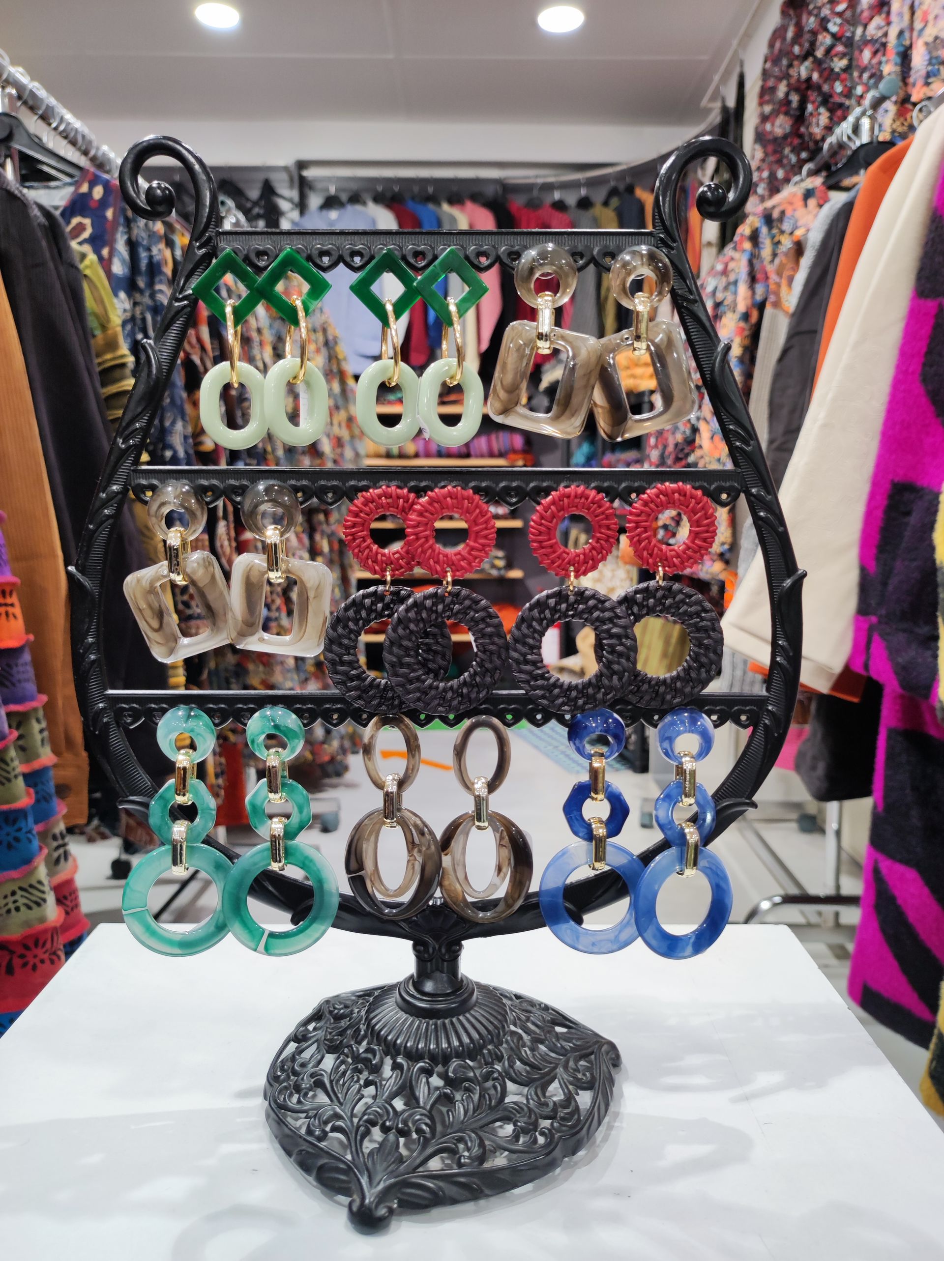 Grandes boucles d'oreilles en résine