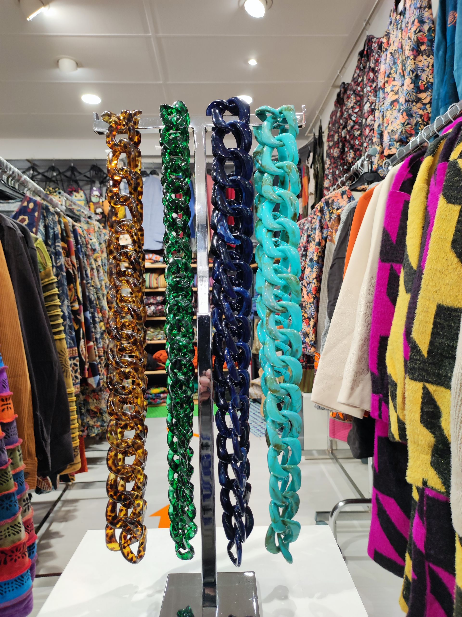 Colliers grosses chaines en résine