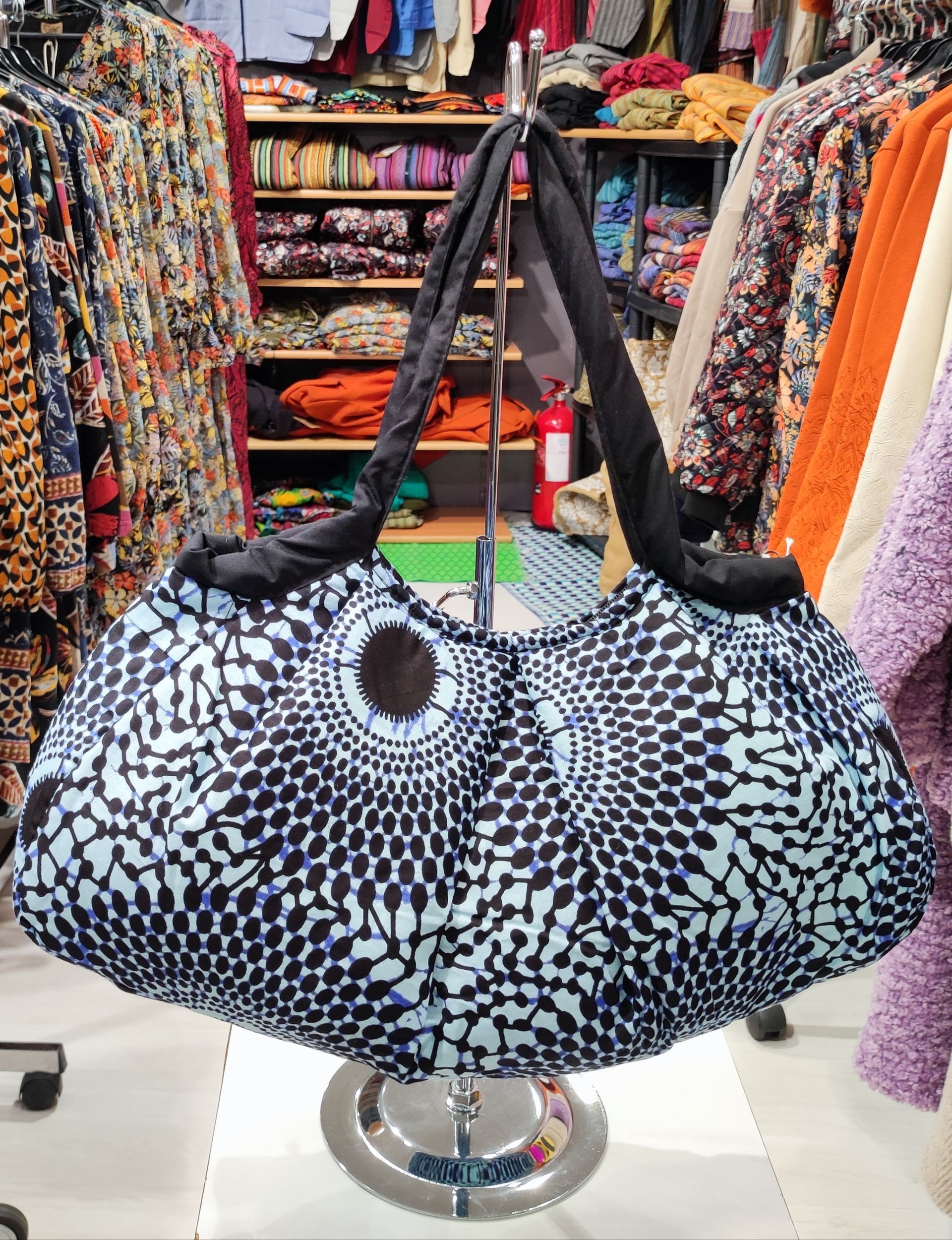Sac à mains motif mandala blanc et noir