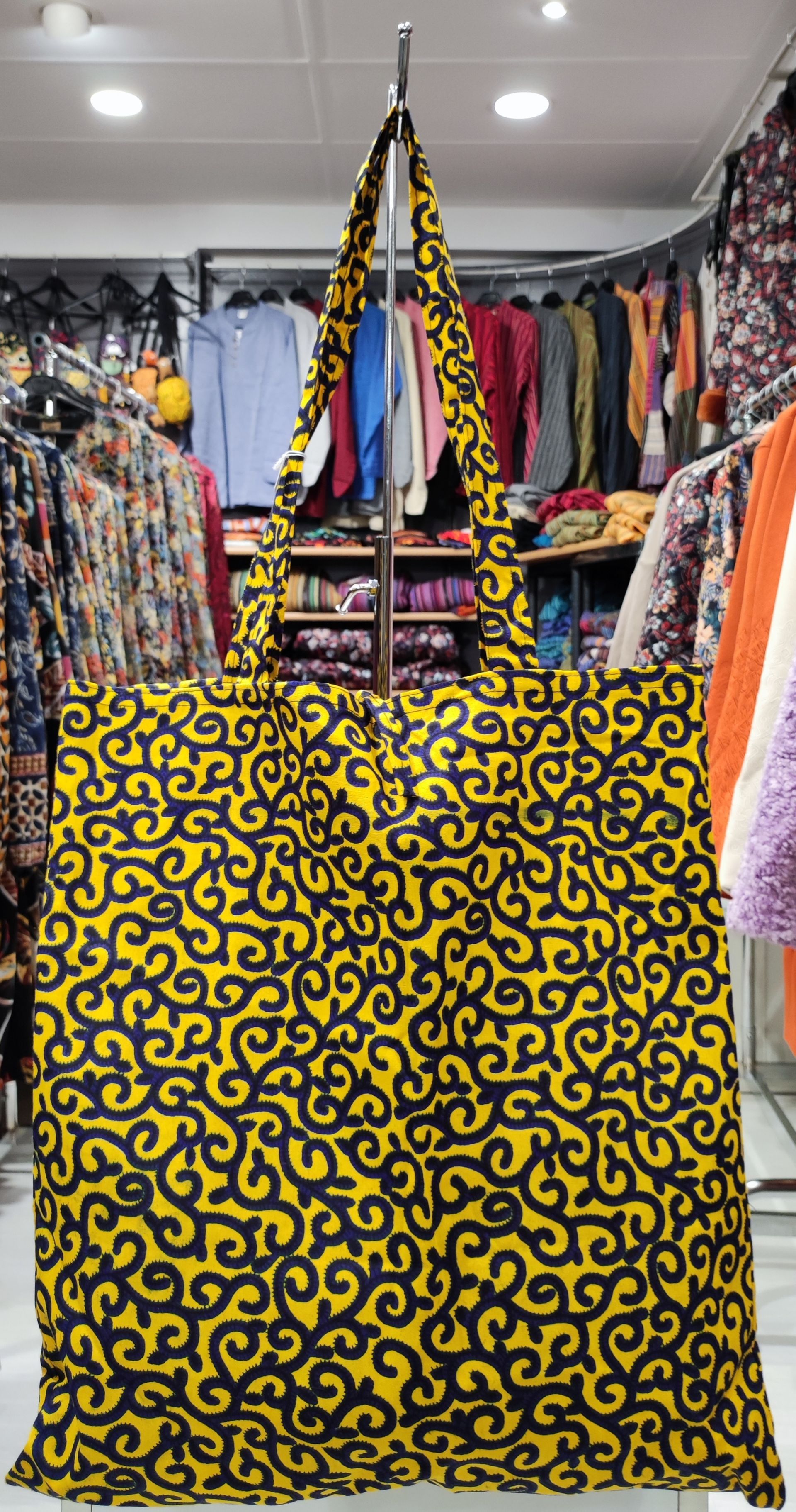 Sac cabas jaune avec des arabesques