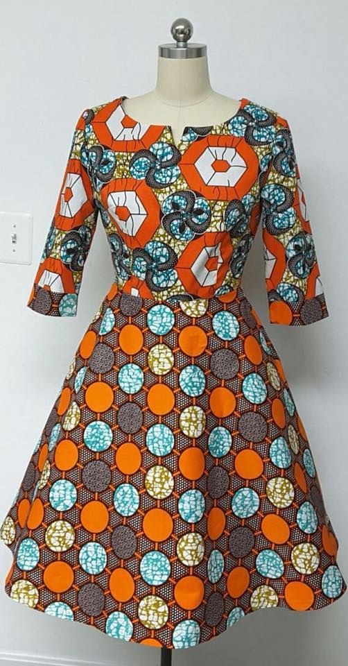 Robe avec motif rond orange, bleu, et gris