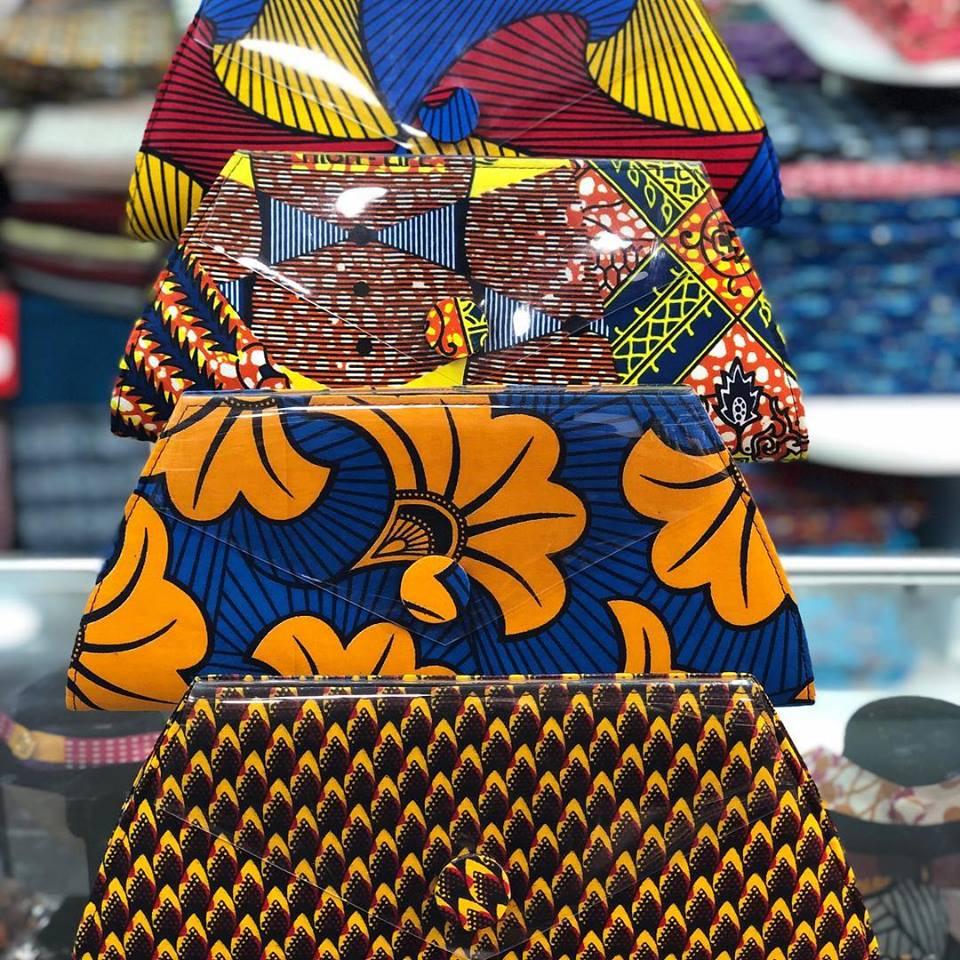 Pochettes de soirée confectionnées en tissus wax