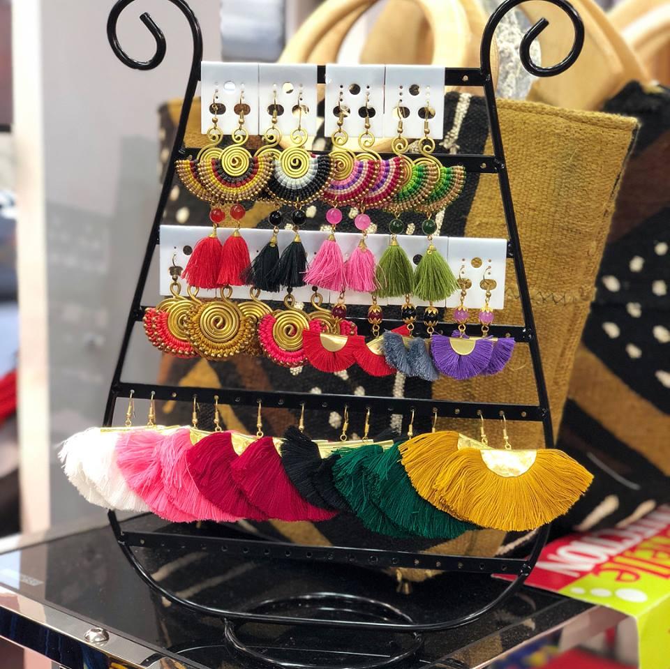 Boucles d'oreilles colorées en fils