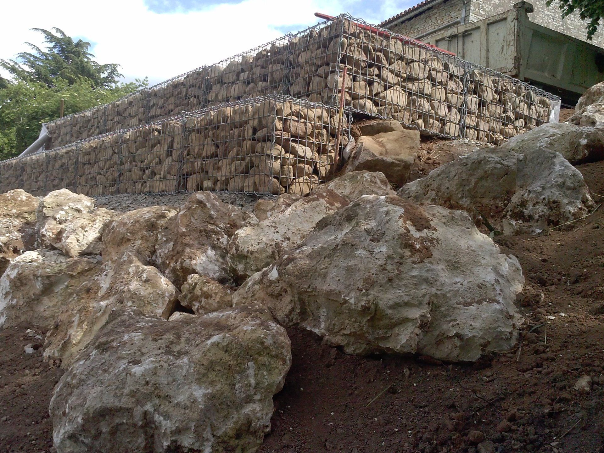 Aménagements extérieurs avec la pose de gabions