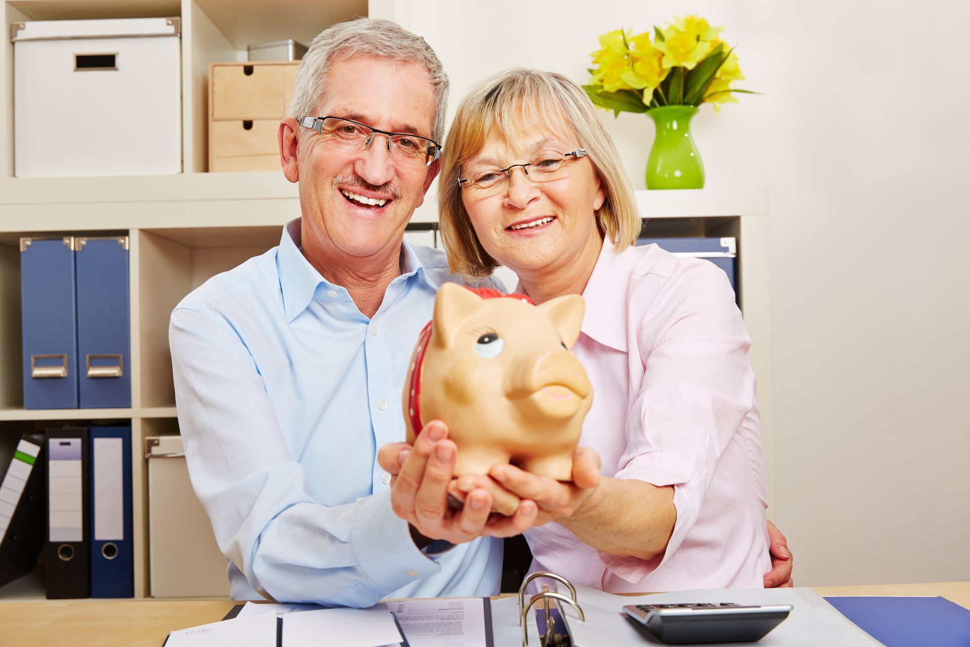 Un couple prépare sa retraite avec un placement financier