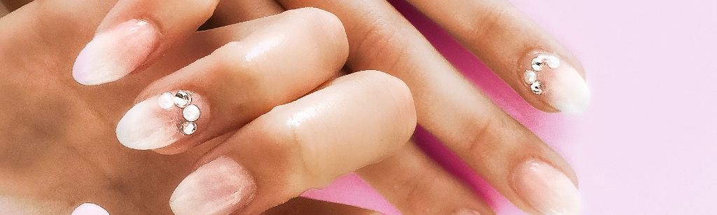 Geelilakkaus kynsille