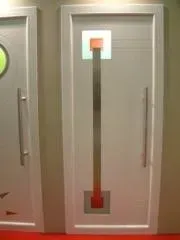 Grande porte intérieur avec poignée verticale