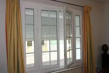 Grande fenêtre blanche