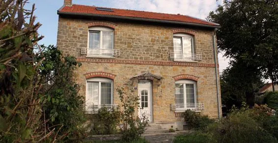 Façade de maison avec menuiseries pvc