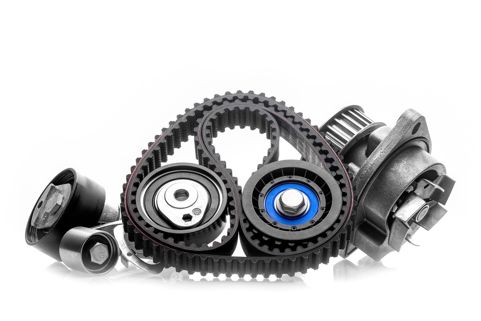 Kit de correia de distribuição com correia, polias e tensor.