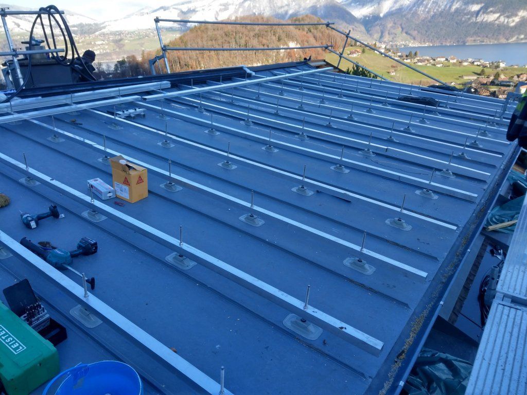 Oehrli Dach Fassade Solaranlage