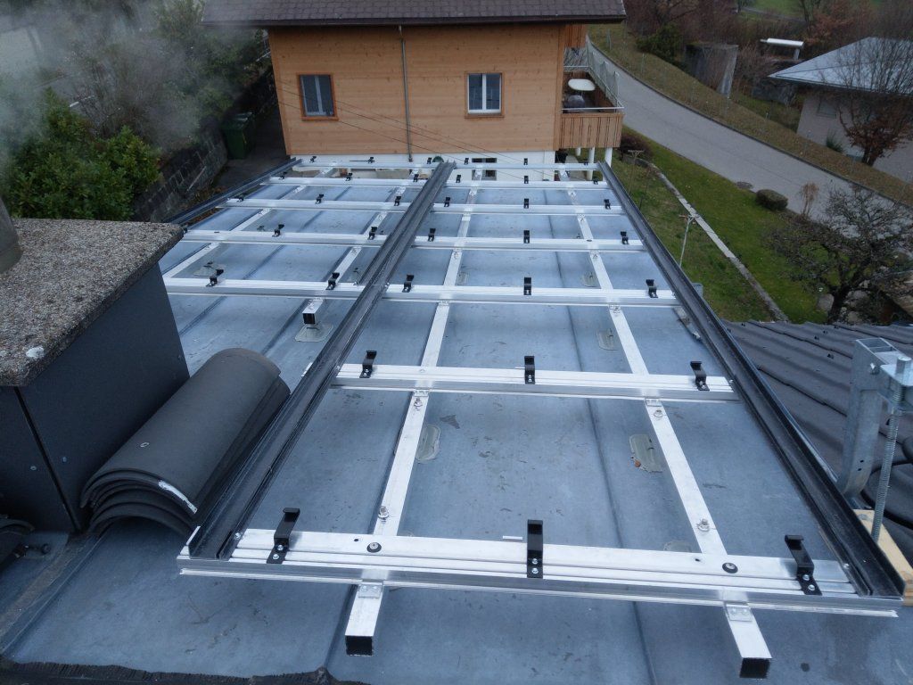 Oehrli Dach Fassade Solaranlage
