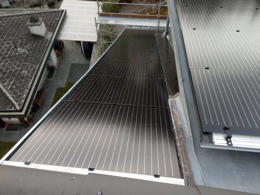 Oehrli Dach Fassade Solaranlage