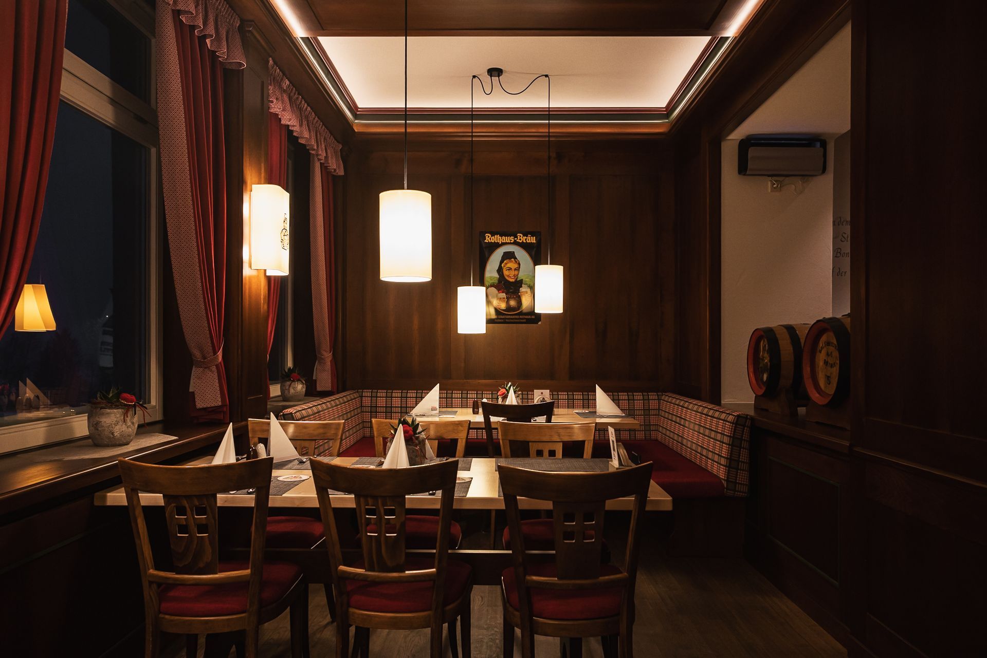 Stilvoller Restaurant- und Hotelausbau nach Maß von Schreinerei Tritschler