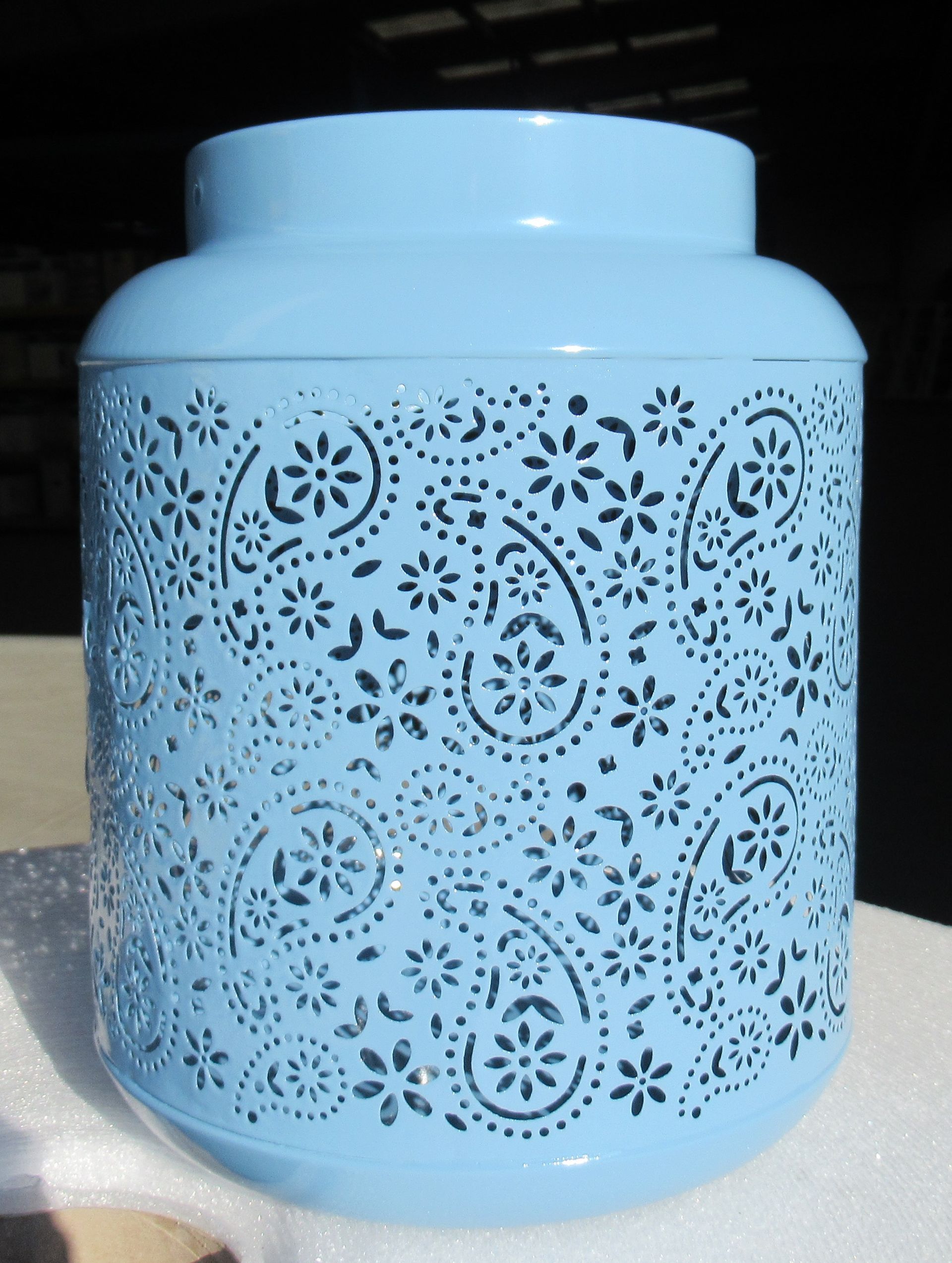 Décoration métallique, peinture