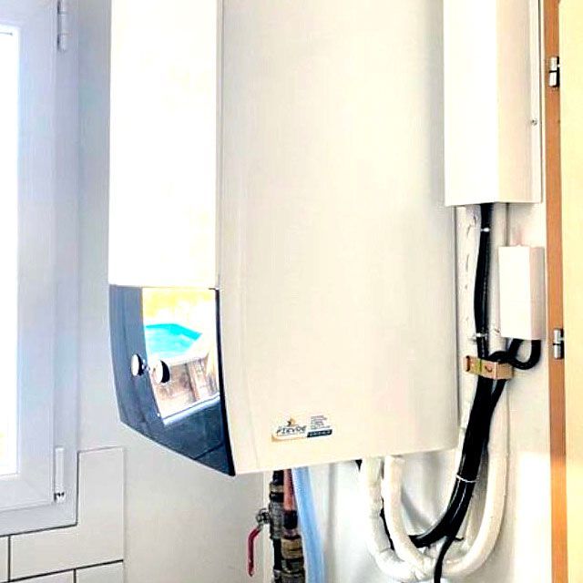 Chaudière installée dans un cellier