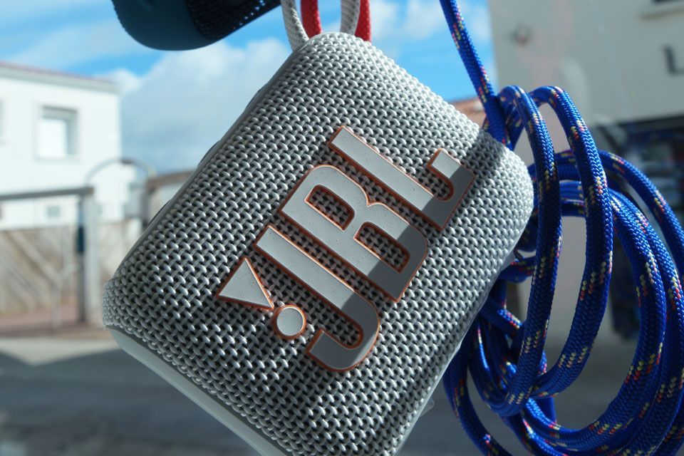 Enceintes JBL au magasin Pulsat Fièvre à Jard sur Mer