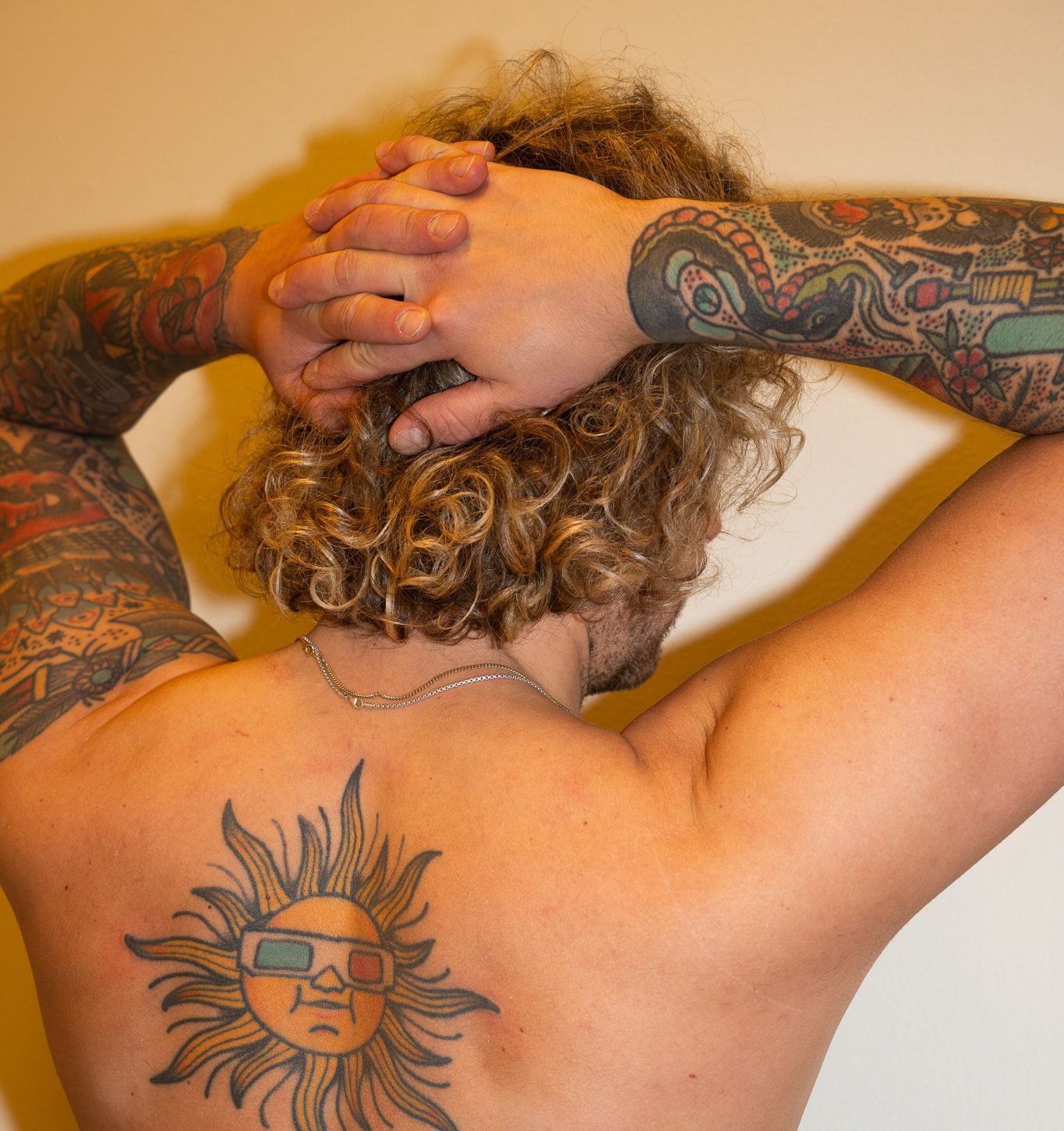 Laserkarvanpoisto selkään