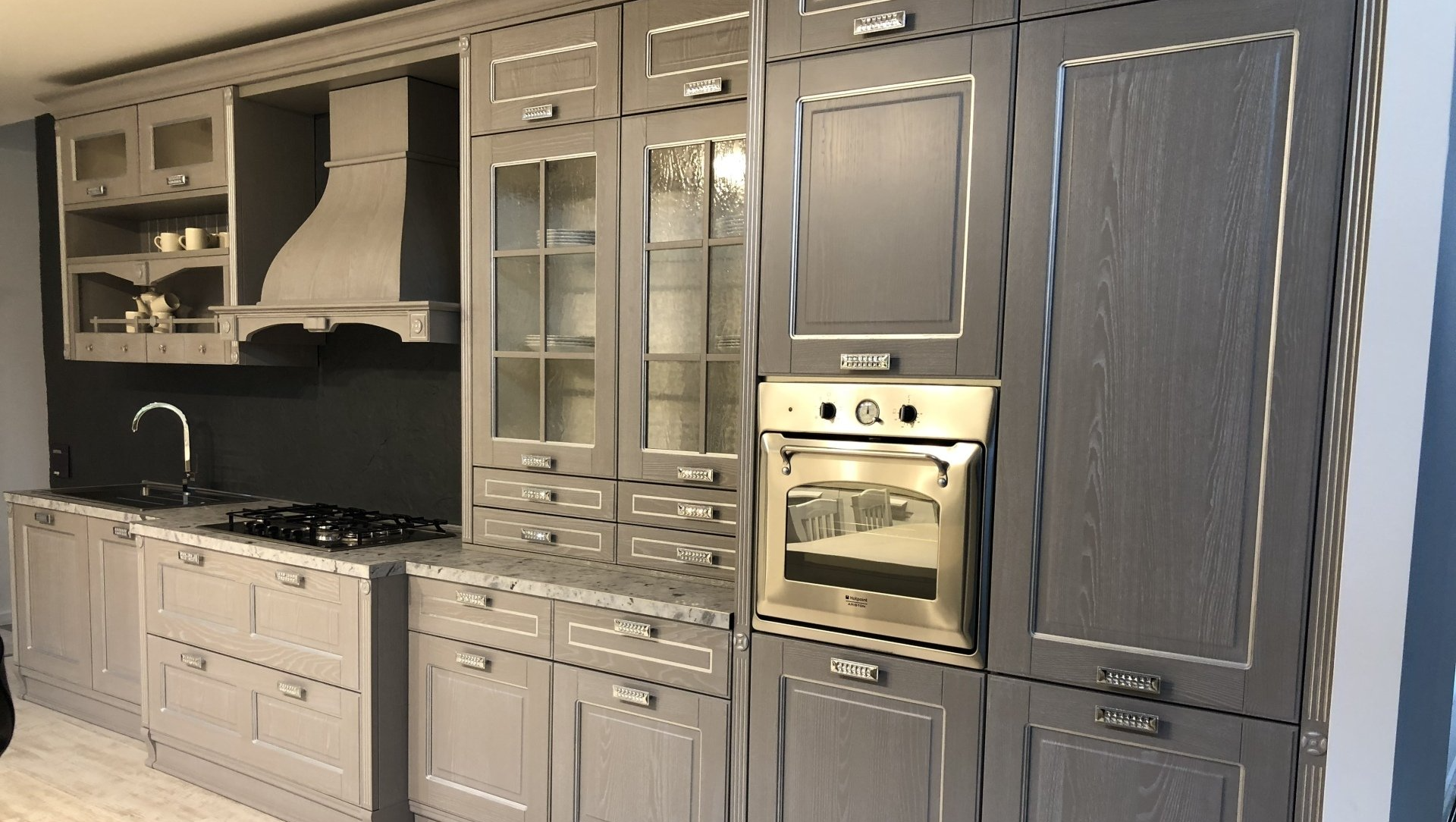 Création d'une cuisine moderne avec des touches de vintage