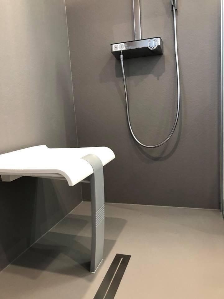 Siège de douche pour personne âgée