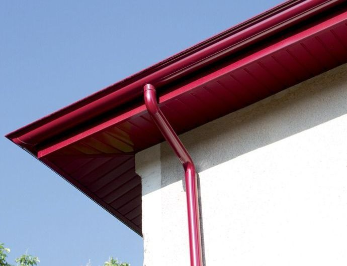 Gouttière demi-ronde rouge.