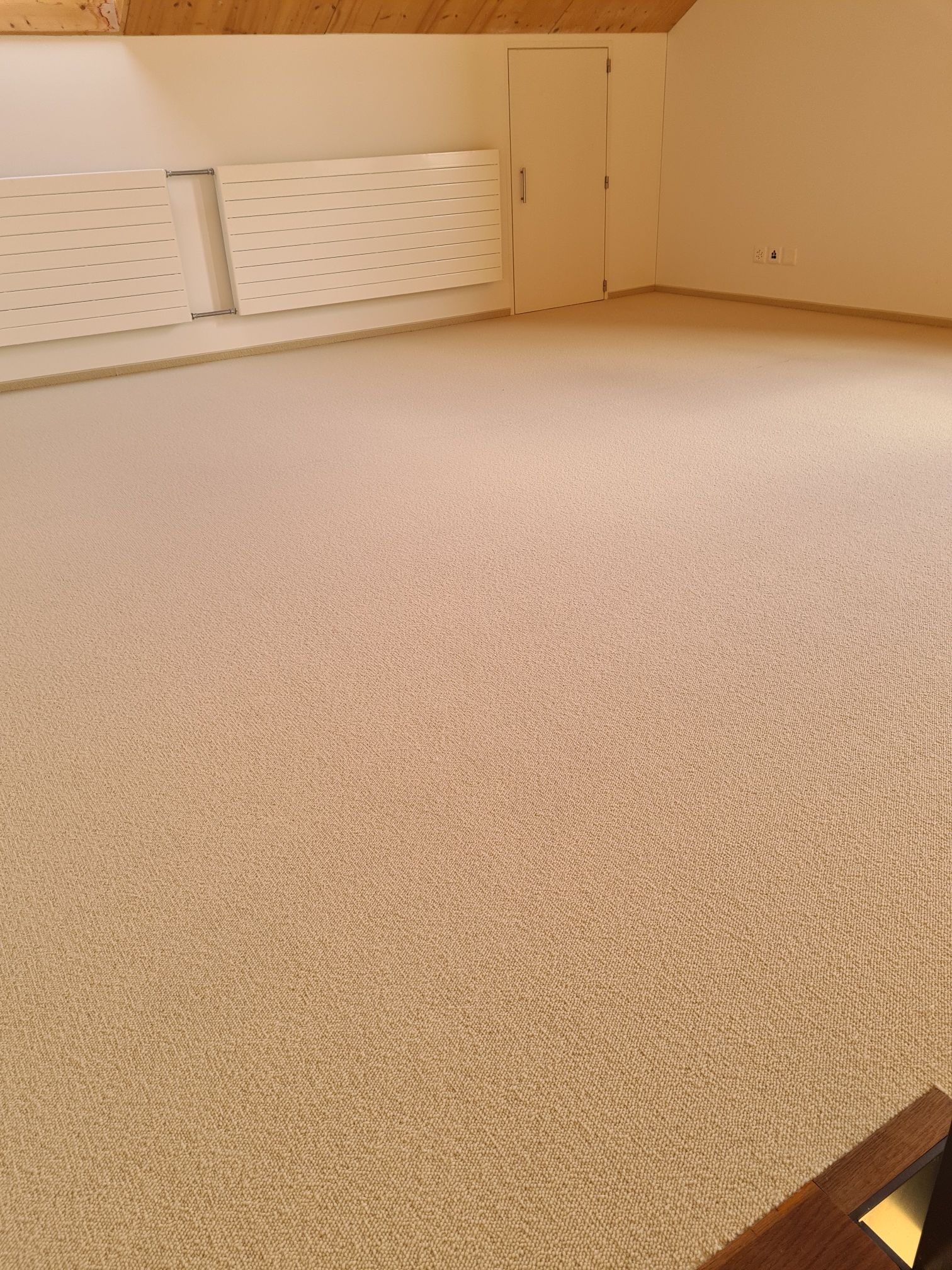 Pieroni Parkett & Bodenbeläge GmbH