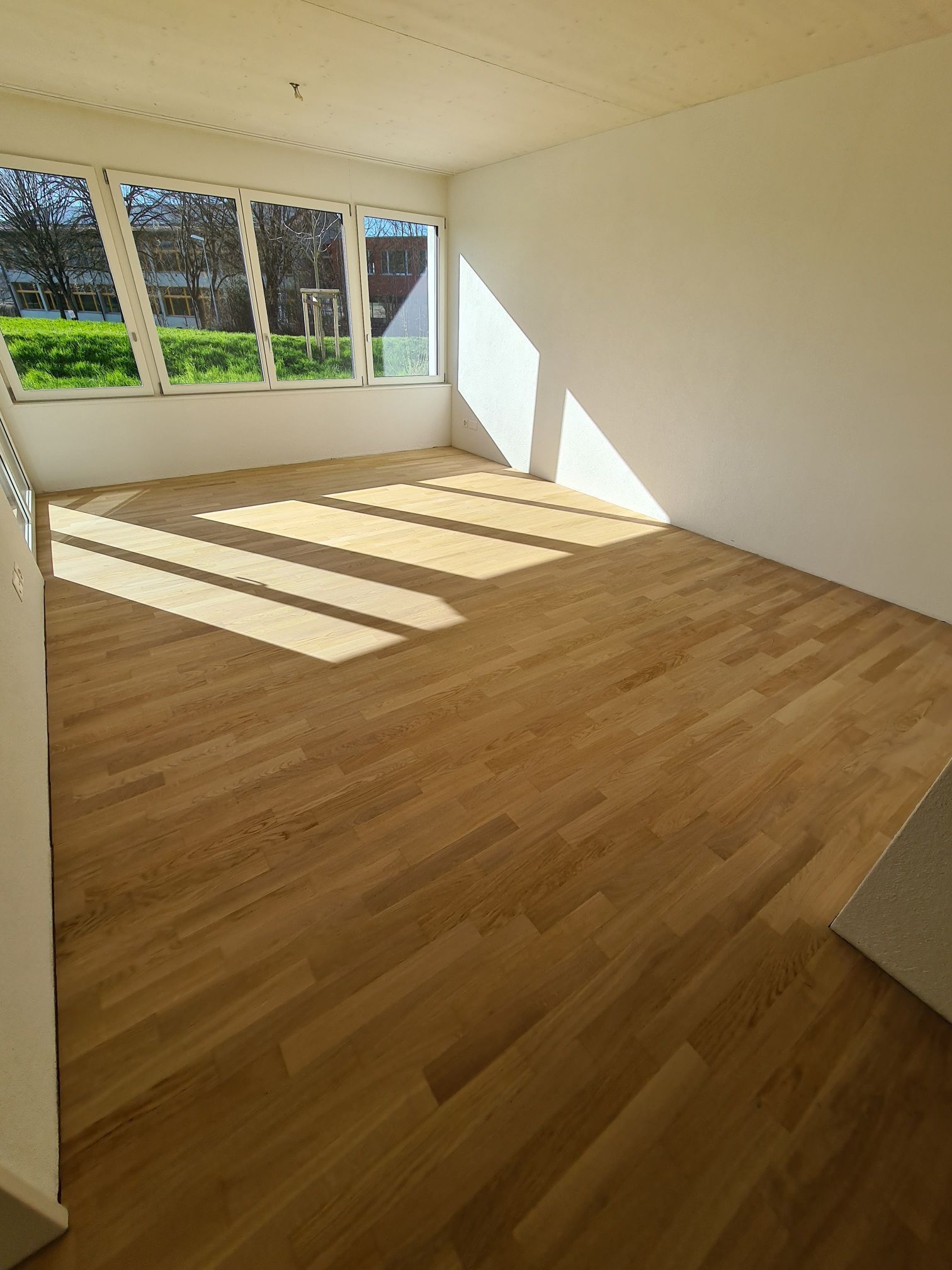 Pieroni Parkett & Bodenbeläge GmbH