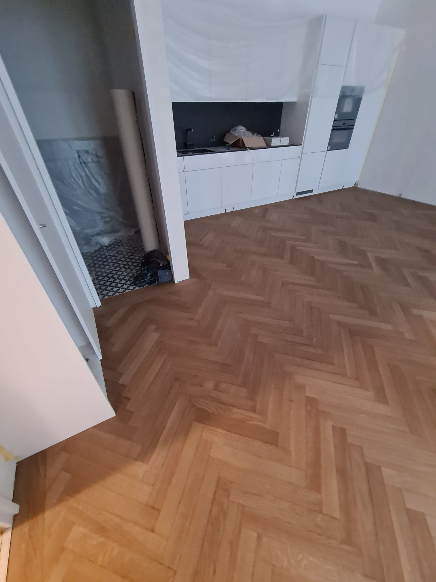 Pieroni Parkett & Bodenbeläge GmbH