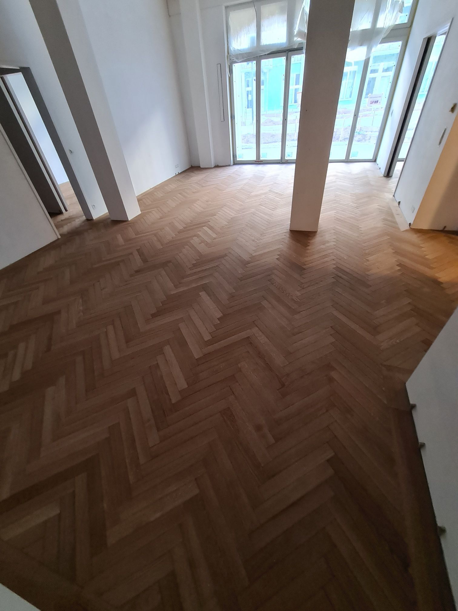 Pieroni Parkett & Bodenbeläge GmbH