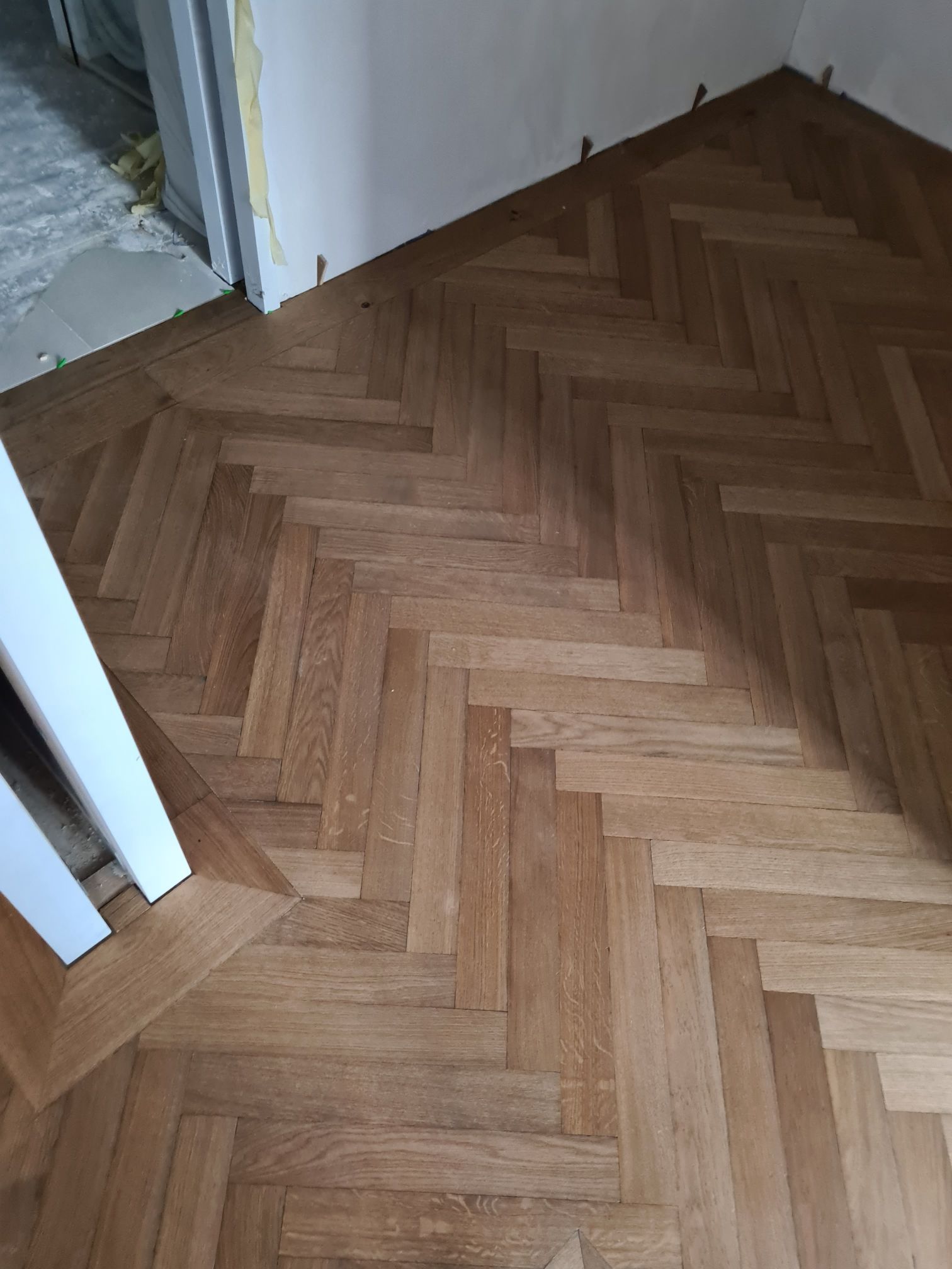 Pieroni Parkett & Bodenbeläge GmbH