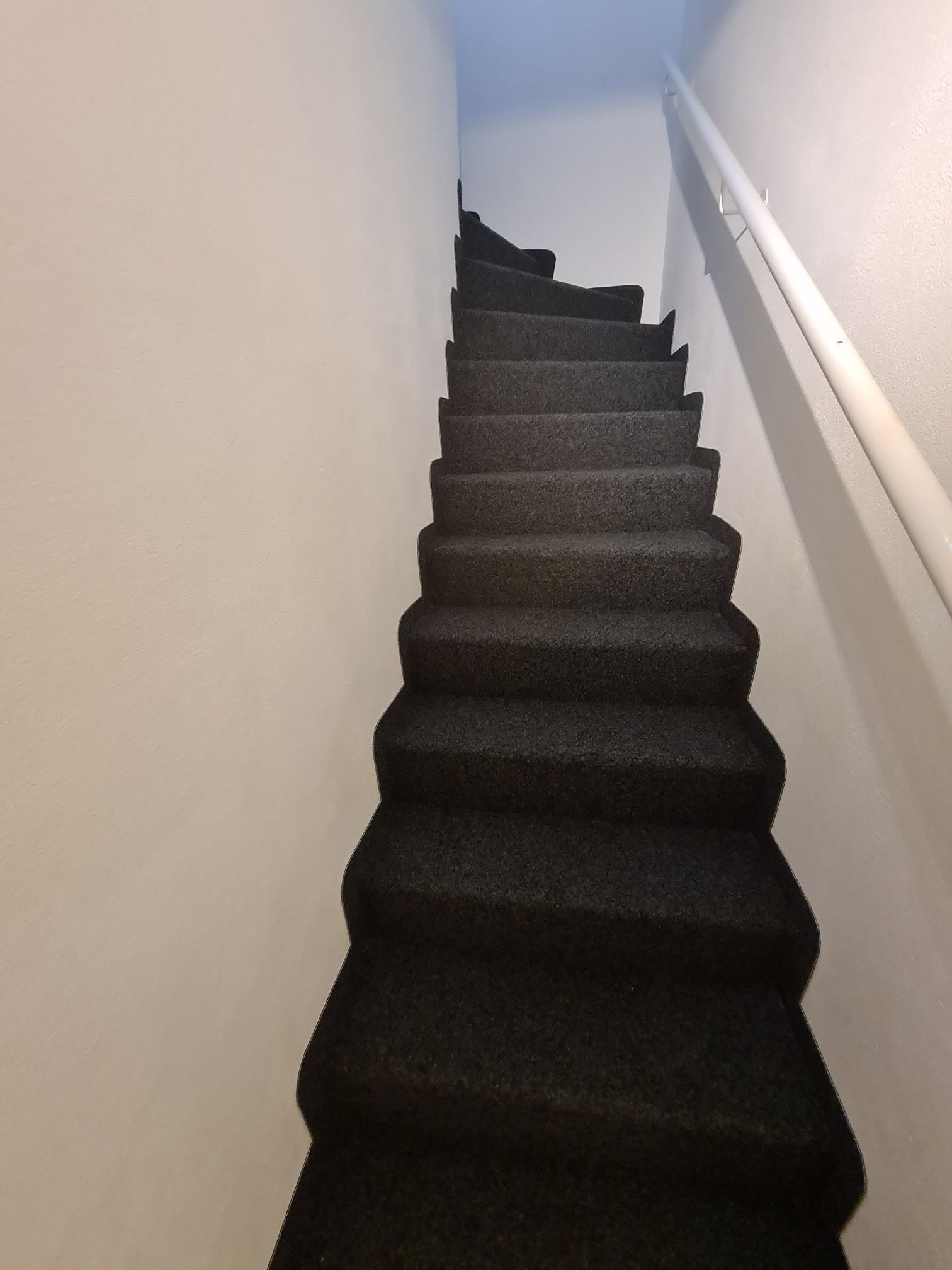 Pieroni Parkett & Bodenbeläge GmbH