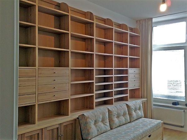 Bücherregal Holzoptik