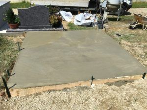 Scellement béton d'une sépulture