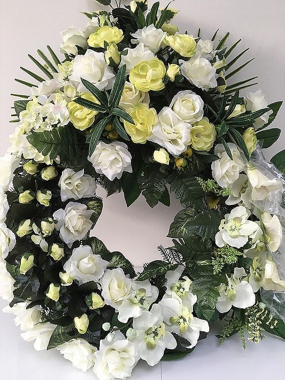 Couronne de fleurs blanche