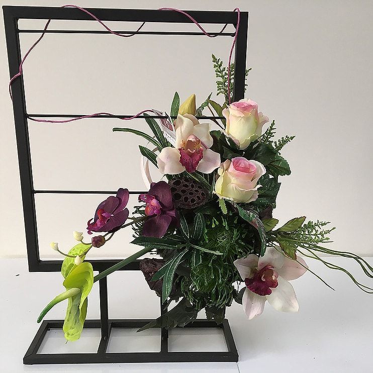 Composition florale avec cadre