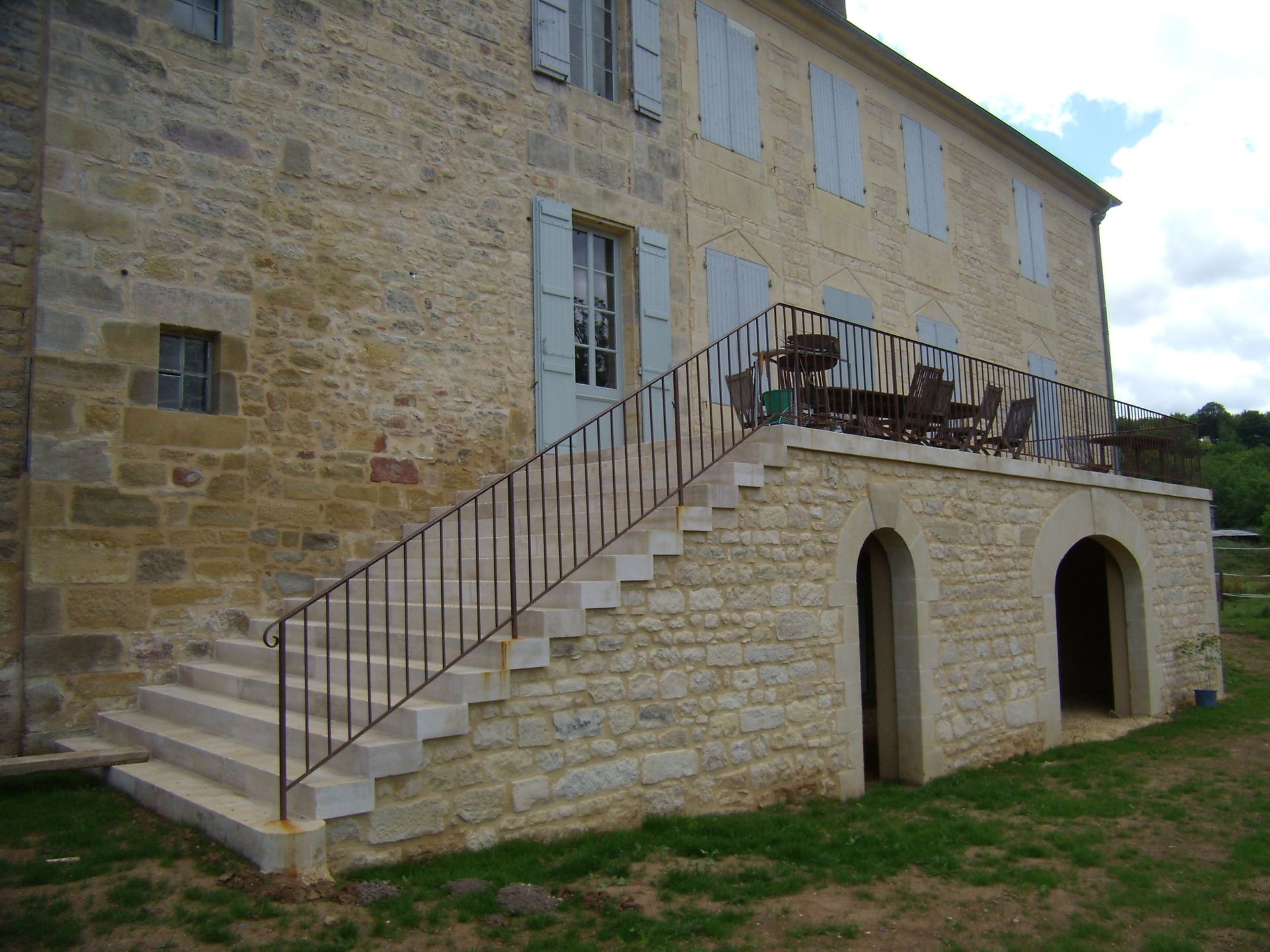 Escaliers extérieurs rénovés