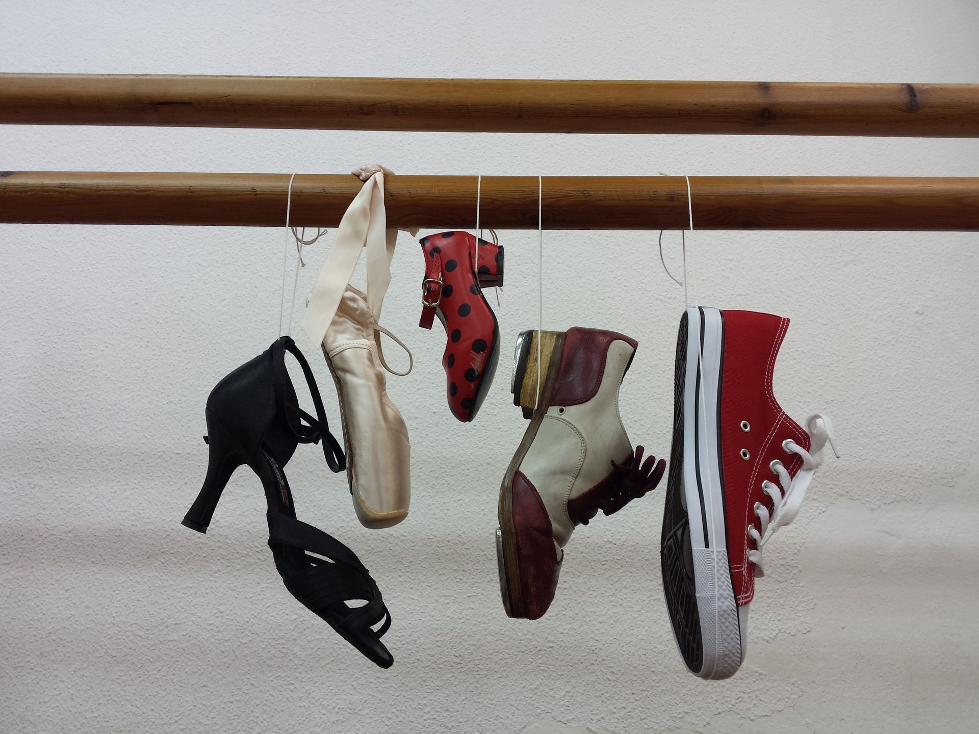 Hängende Schuhe