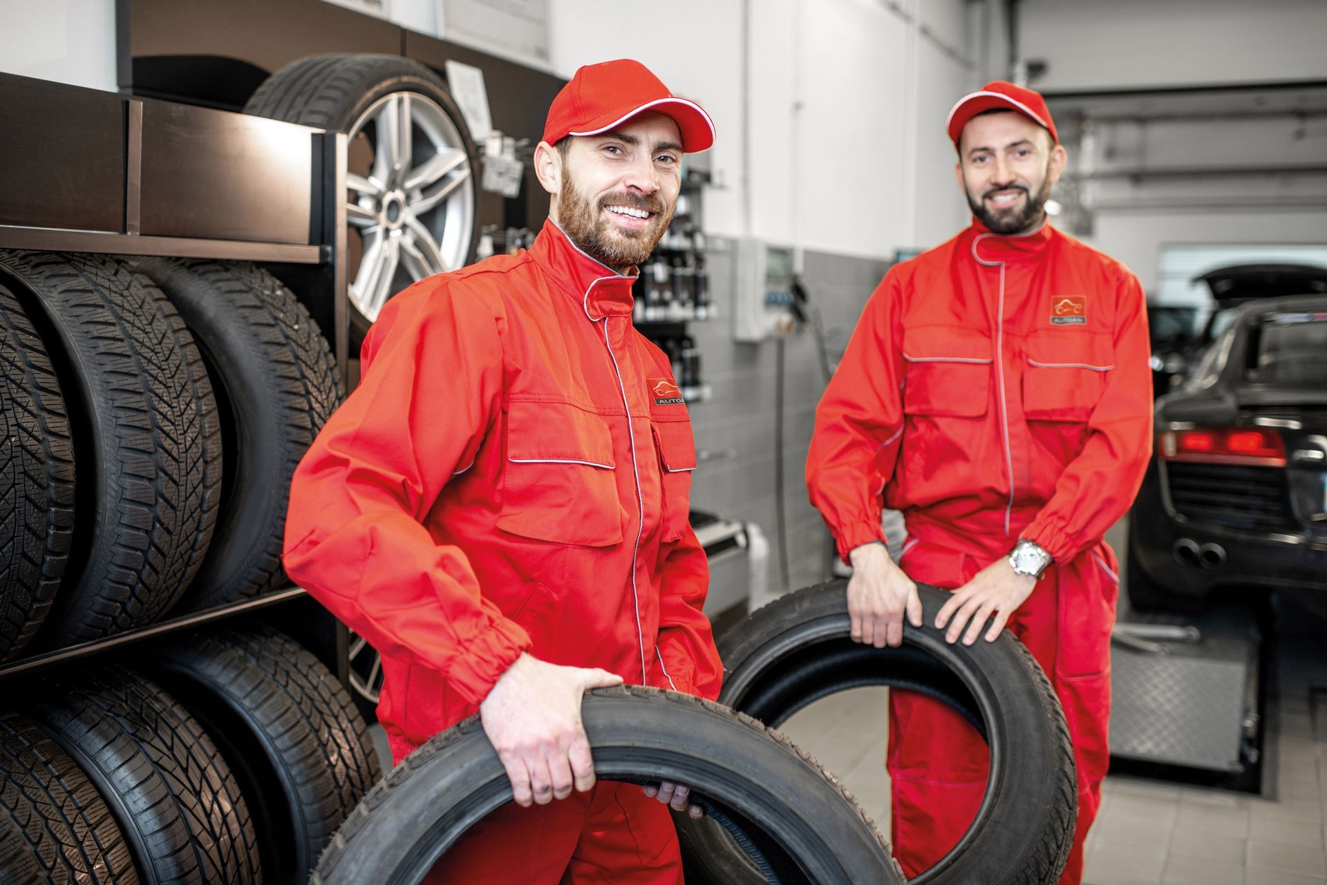 Luo Alt-tekstitunnisteet hakukoneoptimointia ja saavutettavuutta varten. 