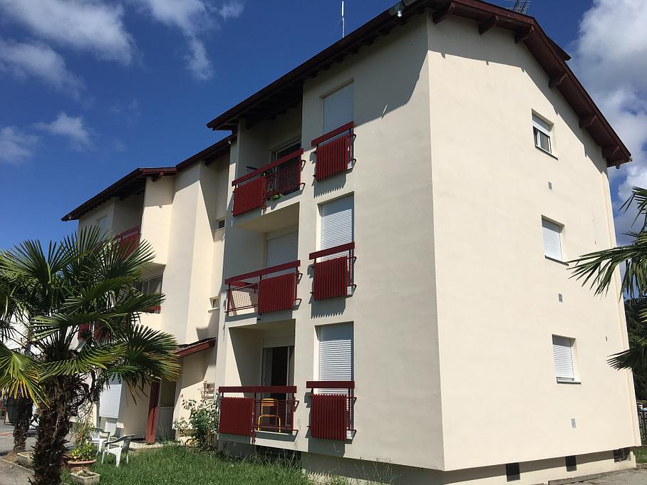 Balcon rouge repeint