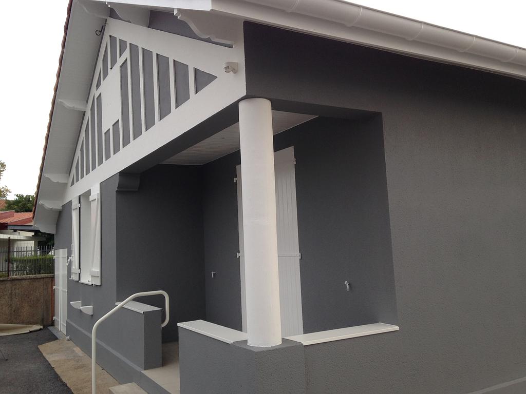 Porche d'une maison rénovée