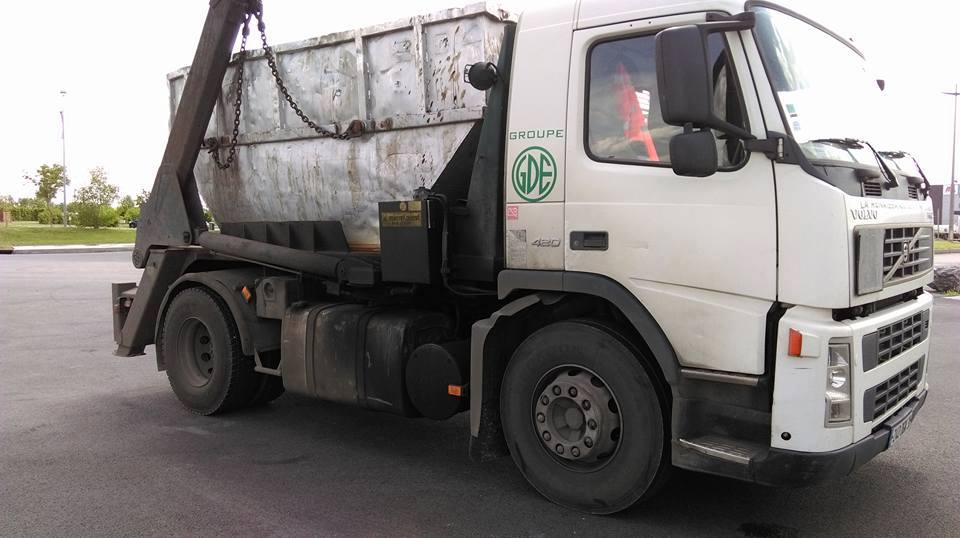 Lavage de benne à ordures avant