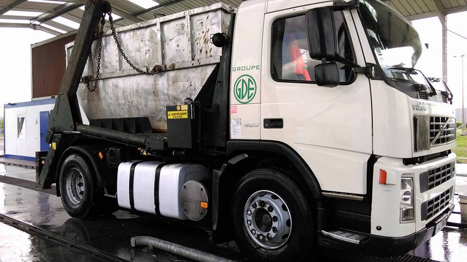 Lavage de benne à ordures après