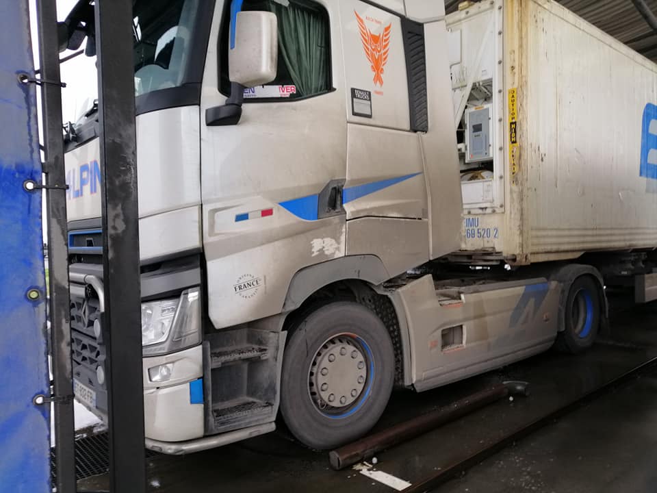 Lavage auto professionnel avant