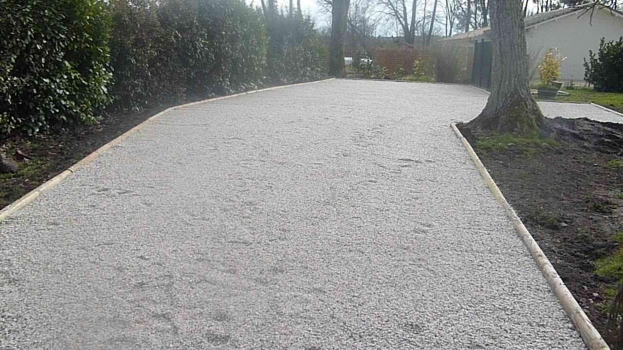 Allée en graviers