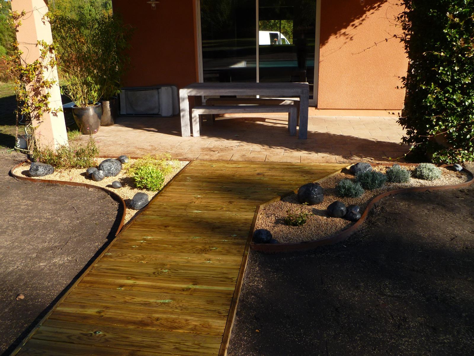 Allée en caillebotis à Saint-Symphorien